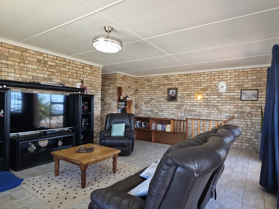 4 Bedroom Property for Sale in Wavecrest Eastern Cape